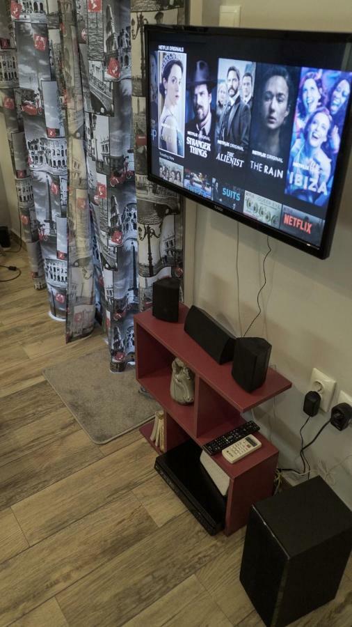D16-Cosy Downtown Apartment アテネ エクステリア 写真