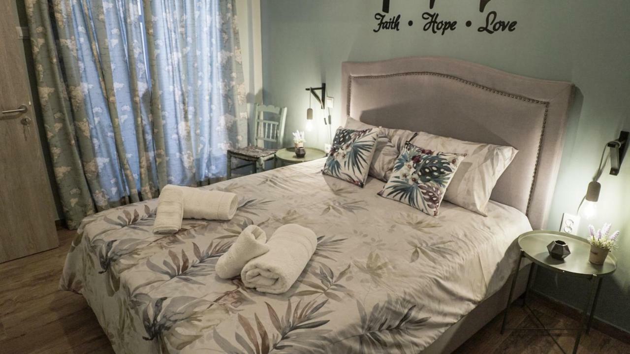 D16-Cosy Downtown Apartment アテネ エクステリア 写真