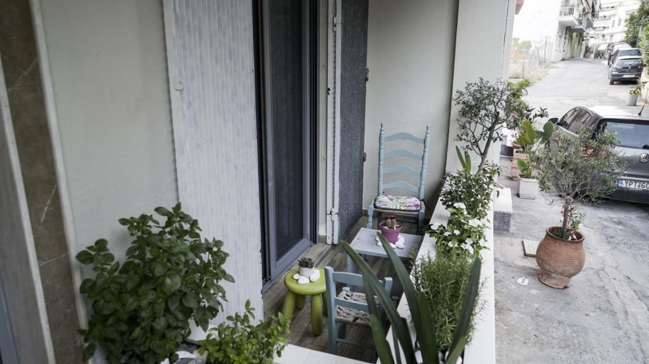 D16-Cosy Downtown Apartment アテネ エクステリア 写真