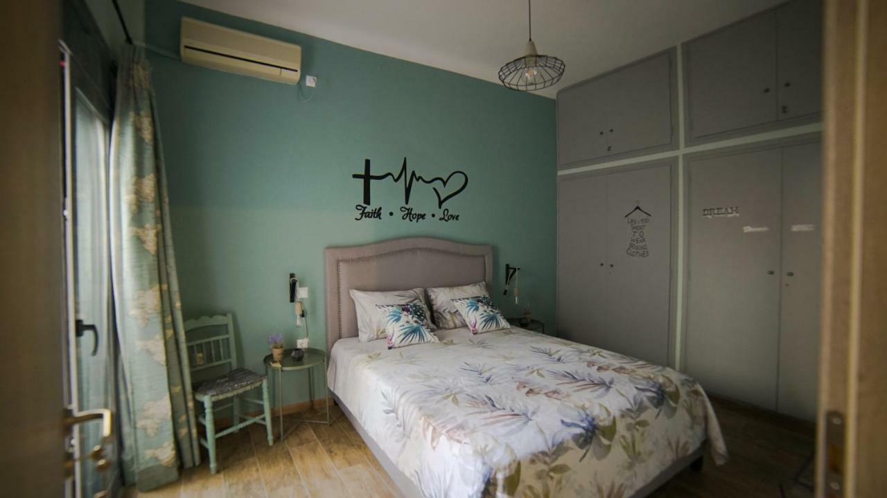D16-Cosy Downtown Apartment アテネ エクステリア 写真