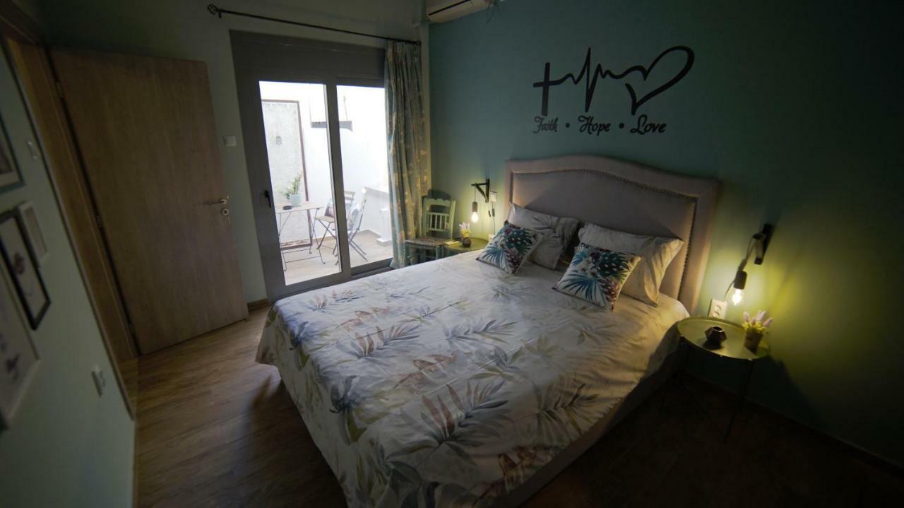 D16-Cosy Downtown Apartment アテネ エクステリア 写真