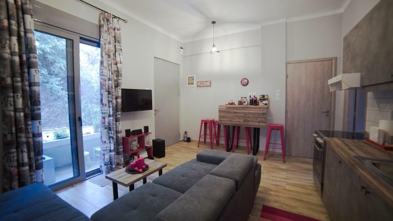 D16-Cosy Downtown Apartment アテネ エクステリア 写真