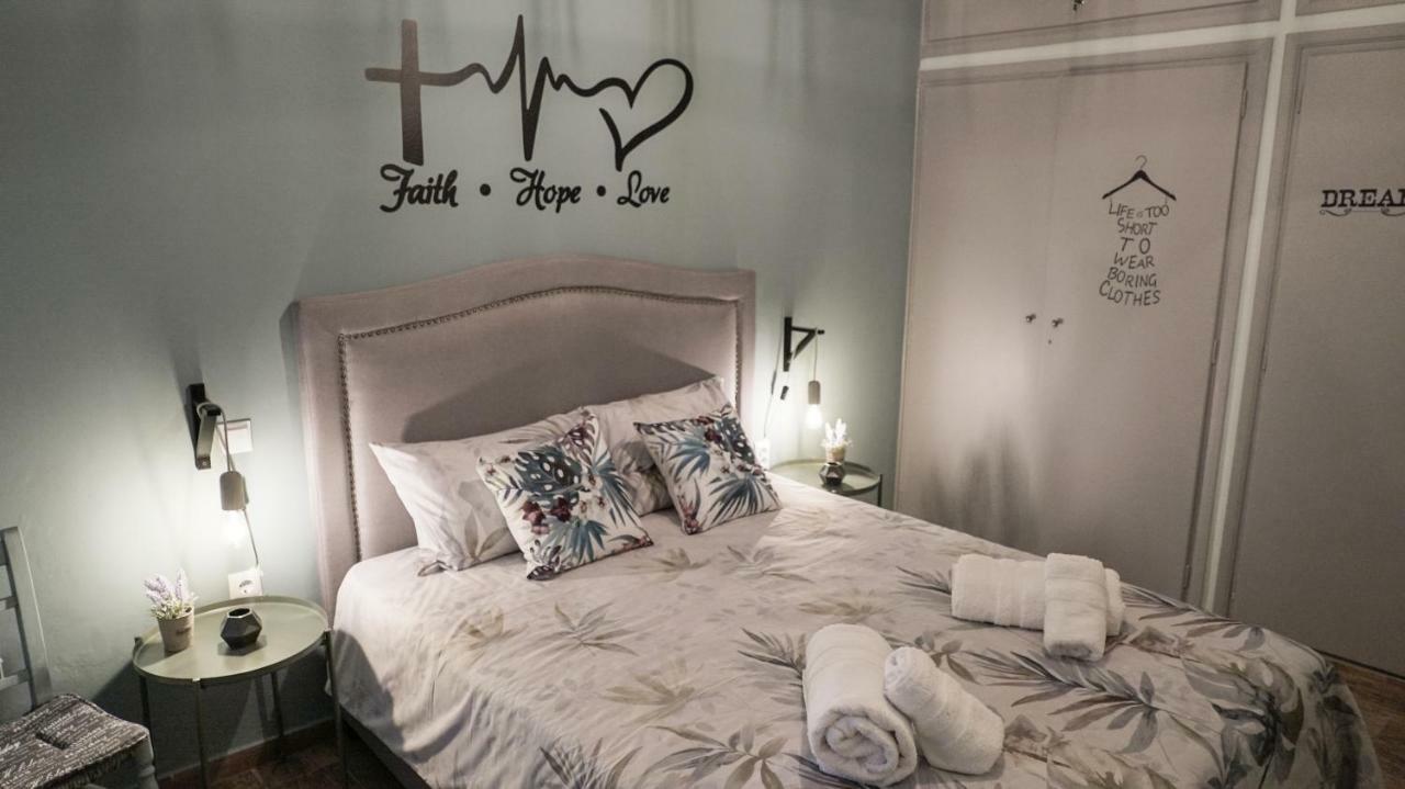 D16-Cosy Downtown Apartment アテネ エクステリア 写真