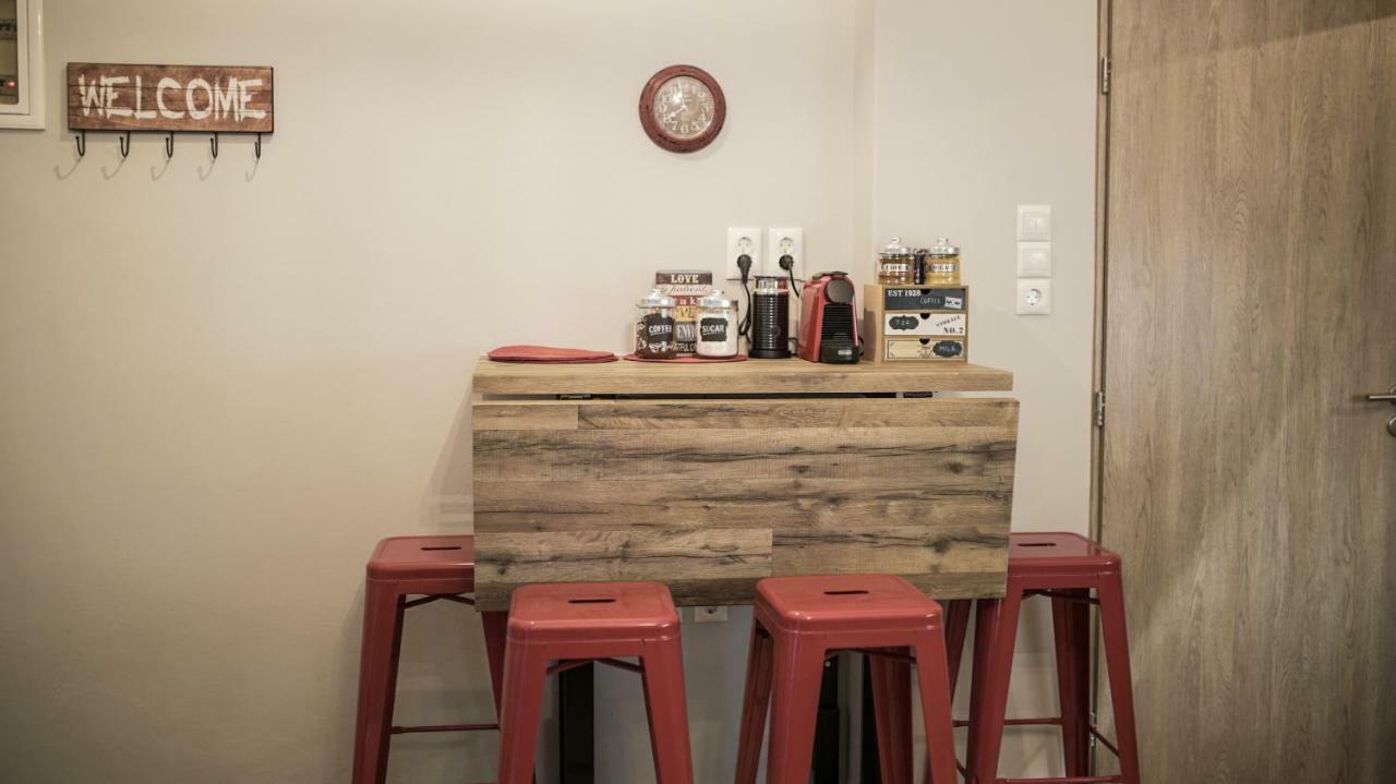 D16-Cosy Downtown Apartment アテネ エクステリア 写真