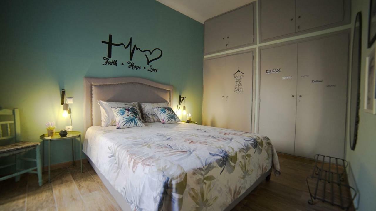 D16-Cosy Downtown Apartment アテネ エクステリア 写真