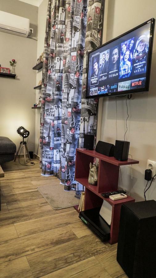 D16-Cosy Downtown Apartment アテネ エクステリア 写真